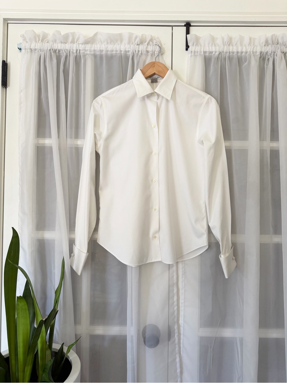 Brooks Brothers Classic White Fitted Non-Iron Button-Down Dress Shirt